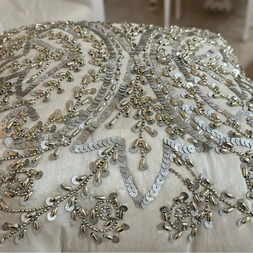 🎉1 hr sale 🎉Cream beads decorative pillow